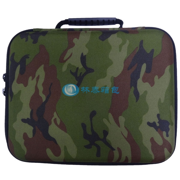 (非標(biāo)準(zhǔn)大號)迷彩 EVA相機(jī)包正面效果 (非標(biāo)準(zhǔn)大號)迷彩 EVA相機(jī)包正面效果