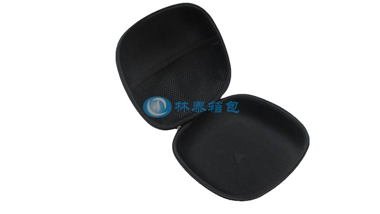LT-240 EVA耳機包內部空間 LT-240 EVA耳機包內部空間