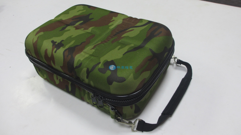 LTK-022 迷彩戶外工具包邊緣細節(jié)